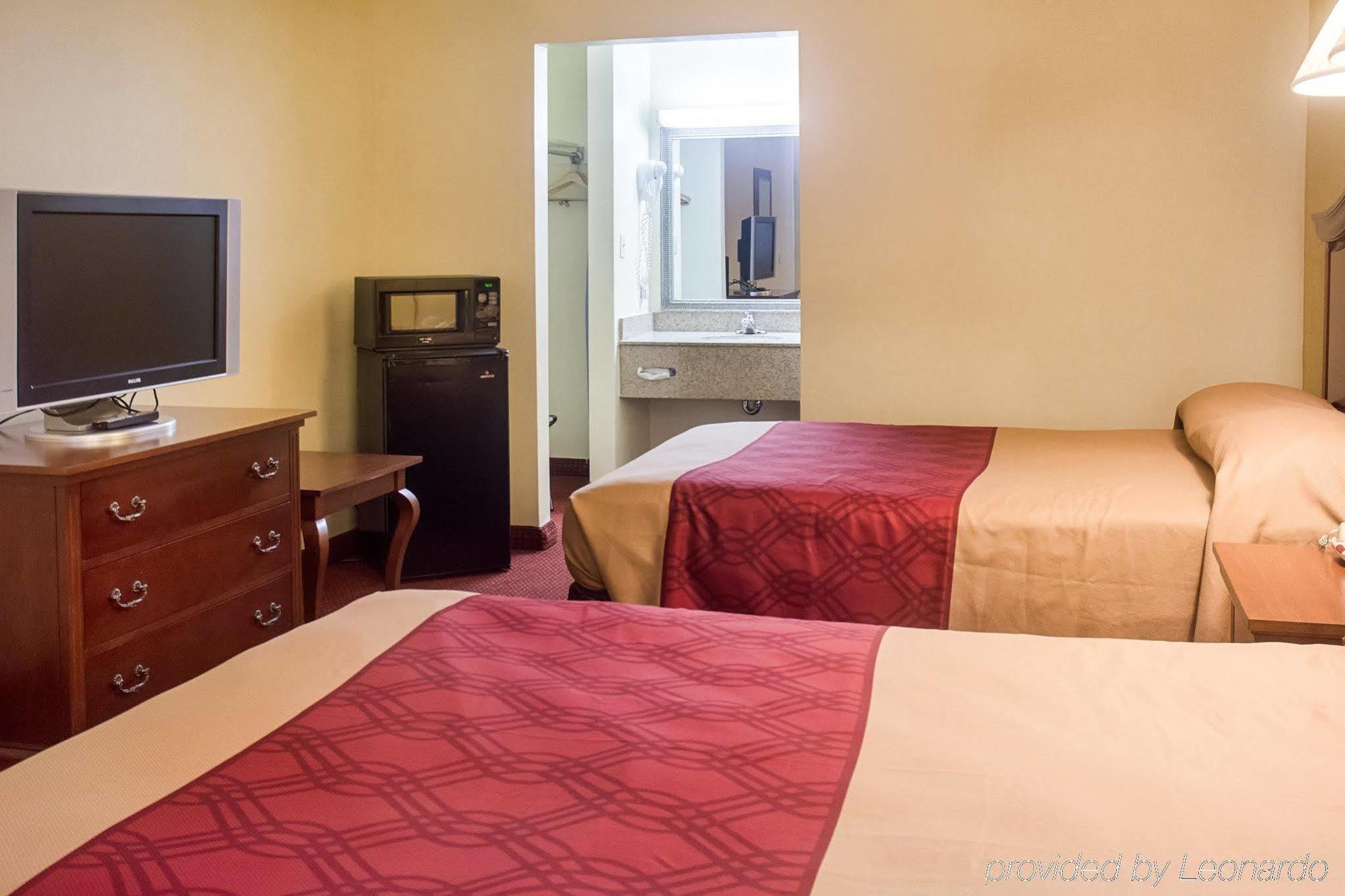 Econo Lodge Chesapeake Route 13 And I-464 Exterior foto